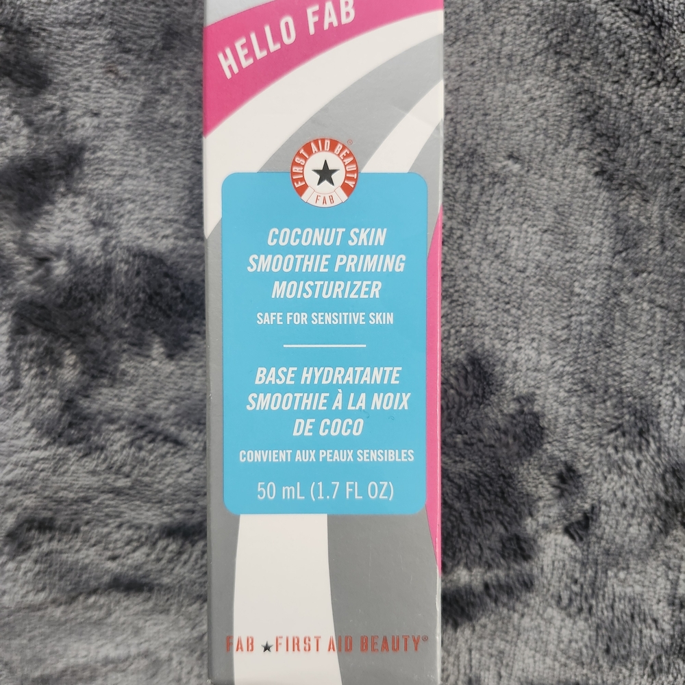First Aid Beauty Coconut Skin Smoothie  Priming Mosturizer